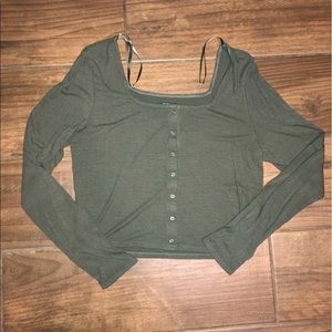 Long sleeve crop top